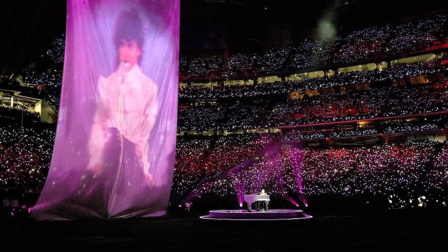 Justin Timberlake hat voi nghe si qua co Prince qua cong nghe hologram hinh anh