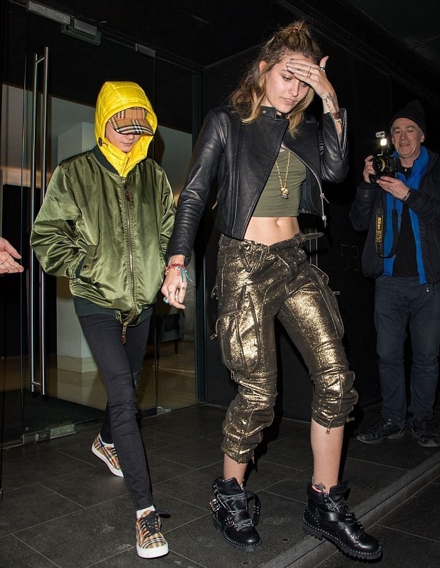 Cara Delevingne con gái Michael Jackson yêu nhau ảnh 1 Cara Delevingne con gai Michael Jackson yeu nhau anh 1