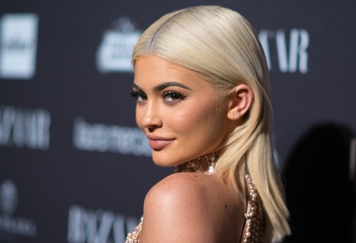 Kylie Jenner lam gia co phieu Snapchat sut 1,5 ty USD vi mot cau noi hinh anh