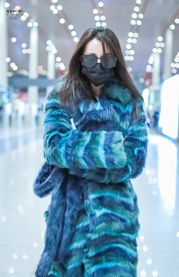 my nu tan cuong dich le nhiet ba anh 15