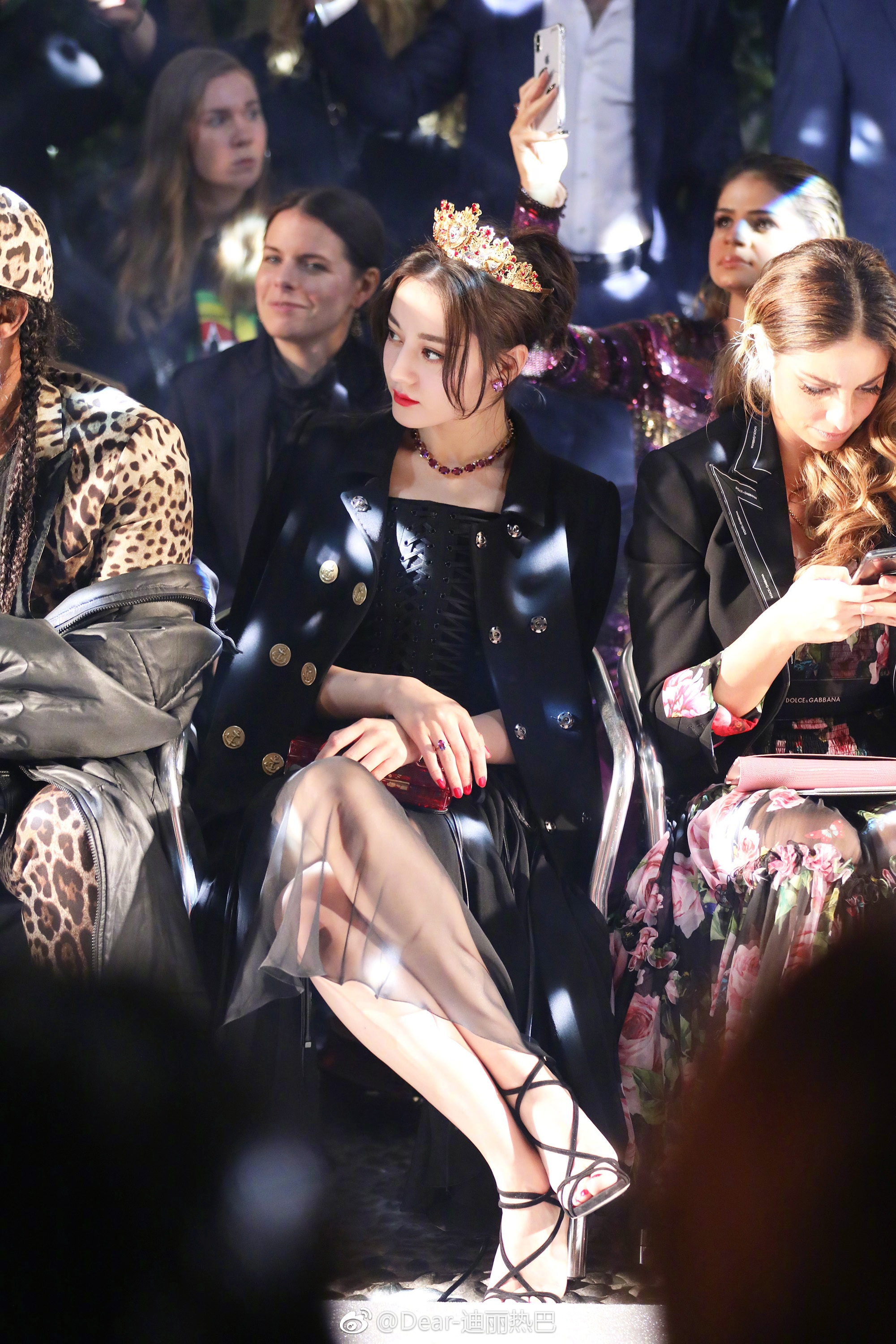 my nu tan cuong dich le nhiet ba anh 2