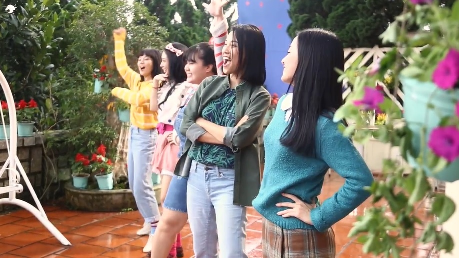 Hau truong nhac phim Thang nam ruc ro: Dan my nhan miet mai tap nhay hinh anh