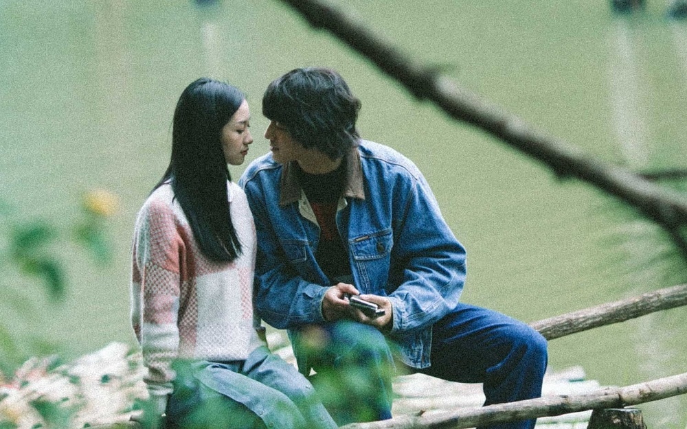 Nhac phim 'Thang nam ruc ro': Ron ra, dau don nhu thanh xuan moi nguoi hinh anh