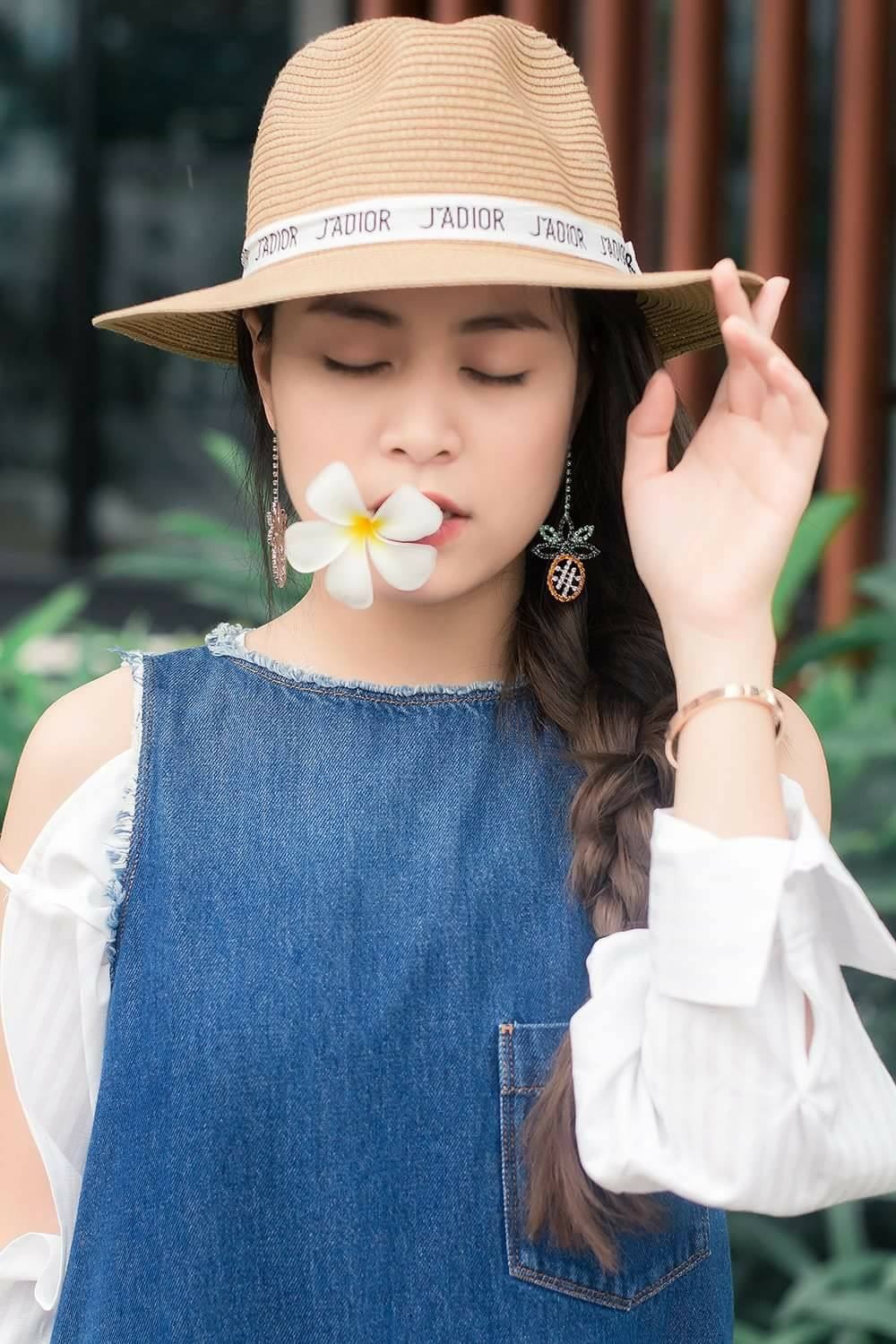 nhà báo chấp bút tự truyện Hoàng Thùy Linh ảnh 3 nha bao chap but tu truyen Hoang Thuy Linh anh 3