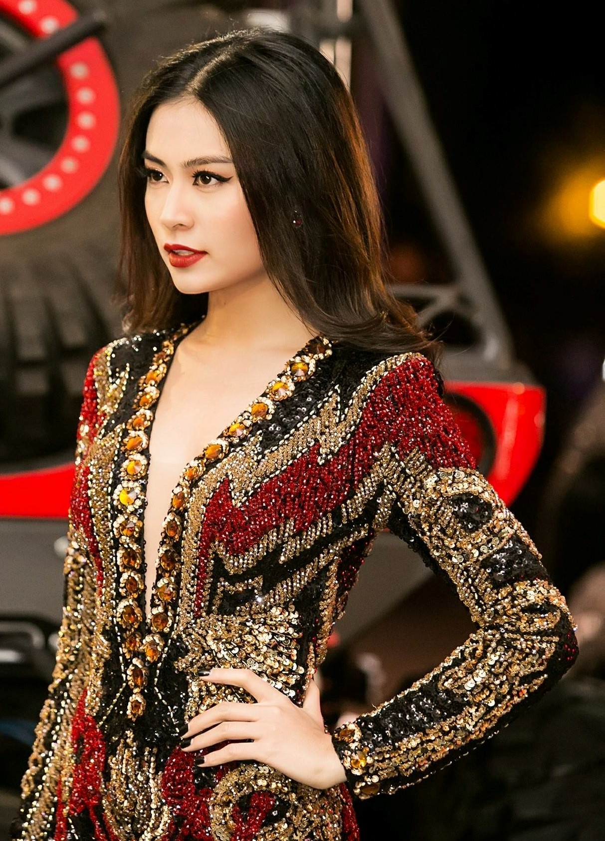 nhà báo chấp bút tự truyện Hoàng Thùy Linh ảnh 4 nha bao chap but tu truyen Hoang Thuy Linh anh 4