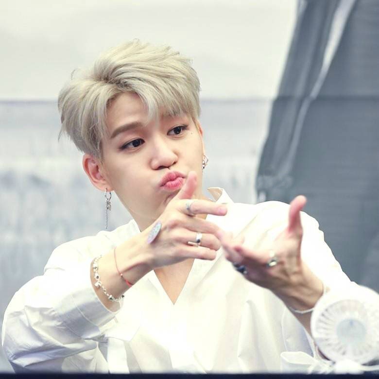 Kang Sung Hoon sao kpop u40 bien thu tien anh 1