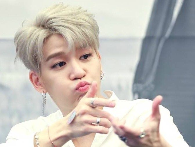 Ca si Kpop bi kien vi quyt no 3 ty dong: U40 trong nhu 20 hinh anh