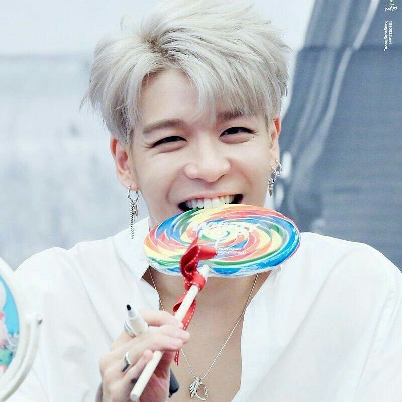 Kang Sung Hoon sao kpop u40 bien thu tien anh 2