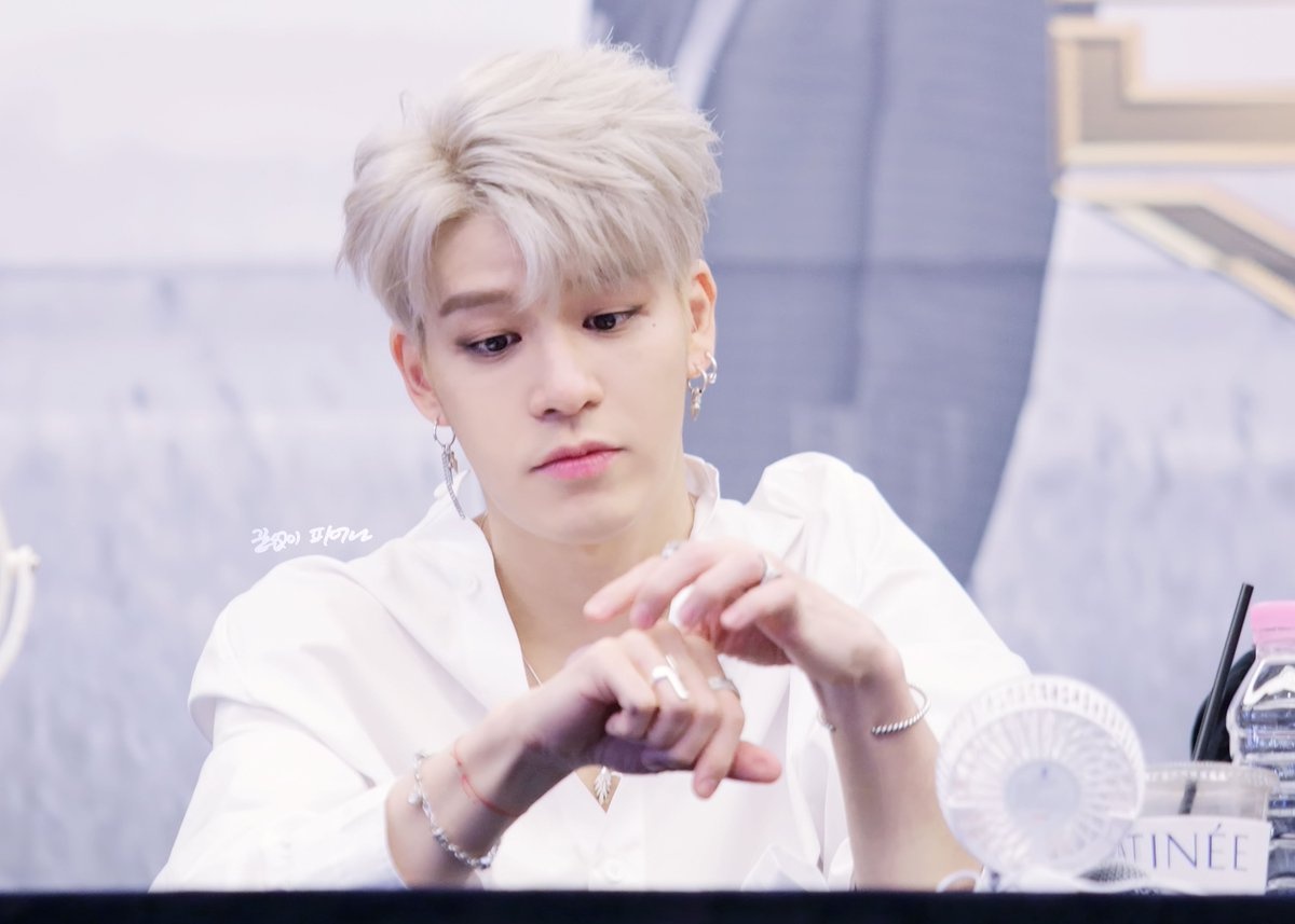 Kang Sung Hoon sao kpop u40 bien thu tien anh 3