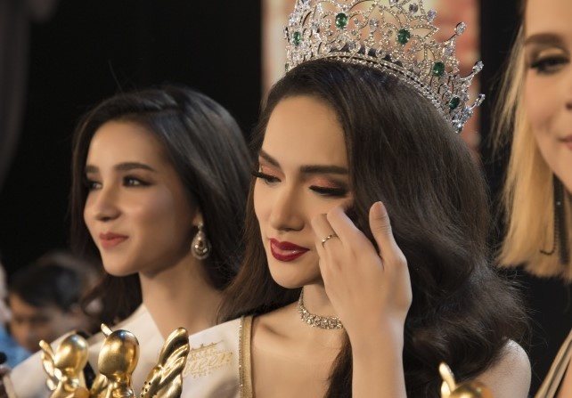 Huong Giang: 'Sau mot dem tinh day, toi van chua tin minh la Hoa hau' hinh anh