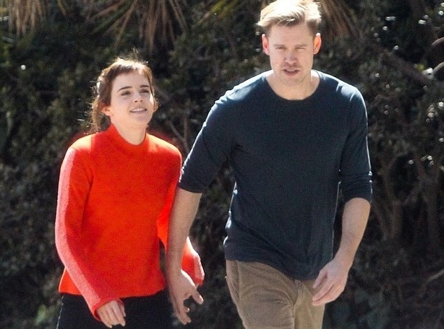 Emma Watson cong khai hen ho nam dien vien co bap cua 'Glee' hinh anh