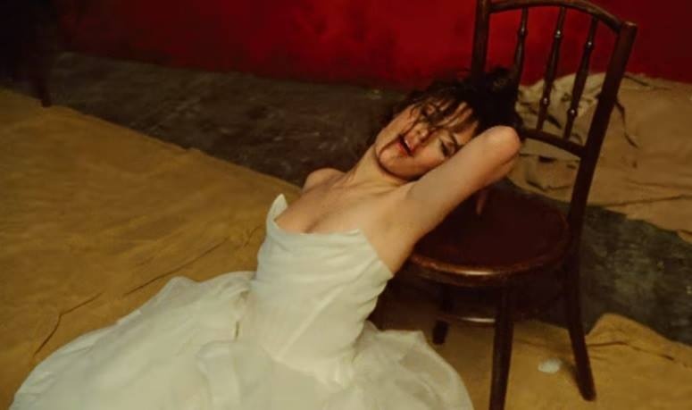 Sexy qua da, giong ca 'Havana' ho henh trong MV moi hinh anh