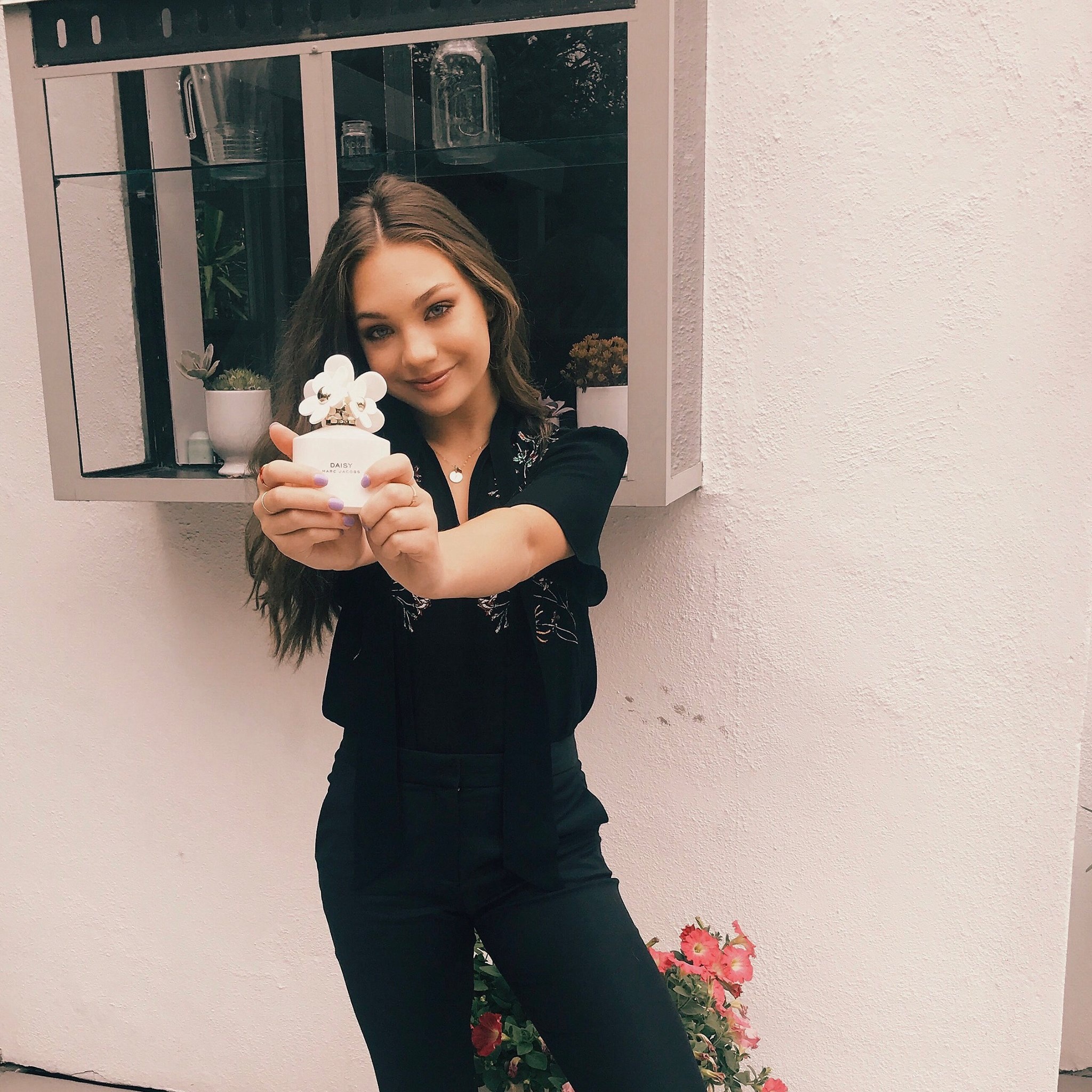 vu cong nhi ky di Maggie Ziegler lon len xinh dep anh 8