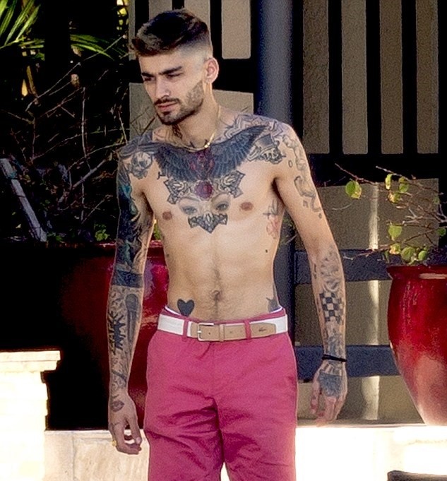 zayn malik khoe hinh xam doi mat cua gigi hadid anh 1