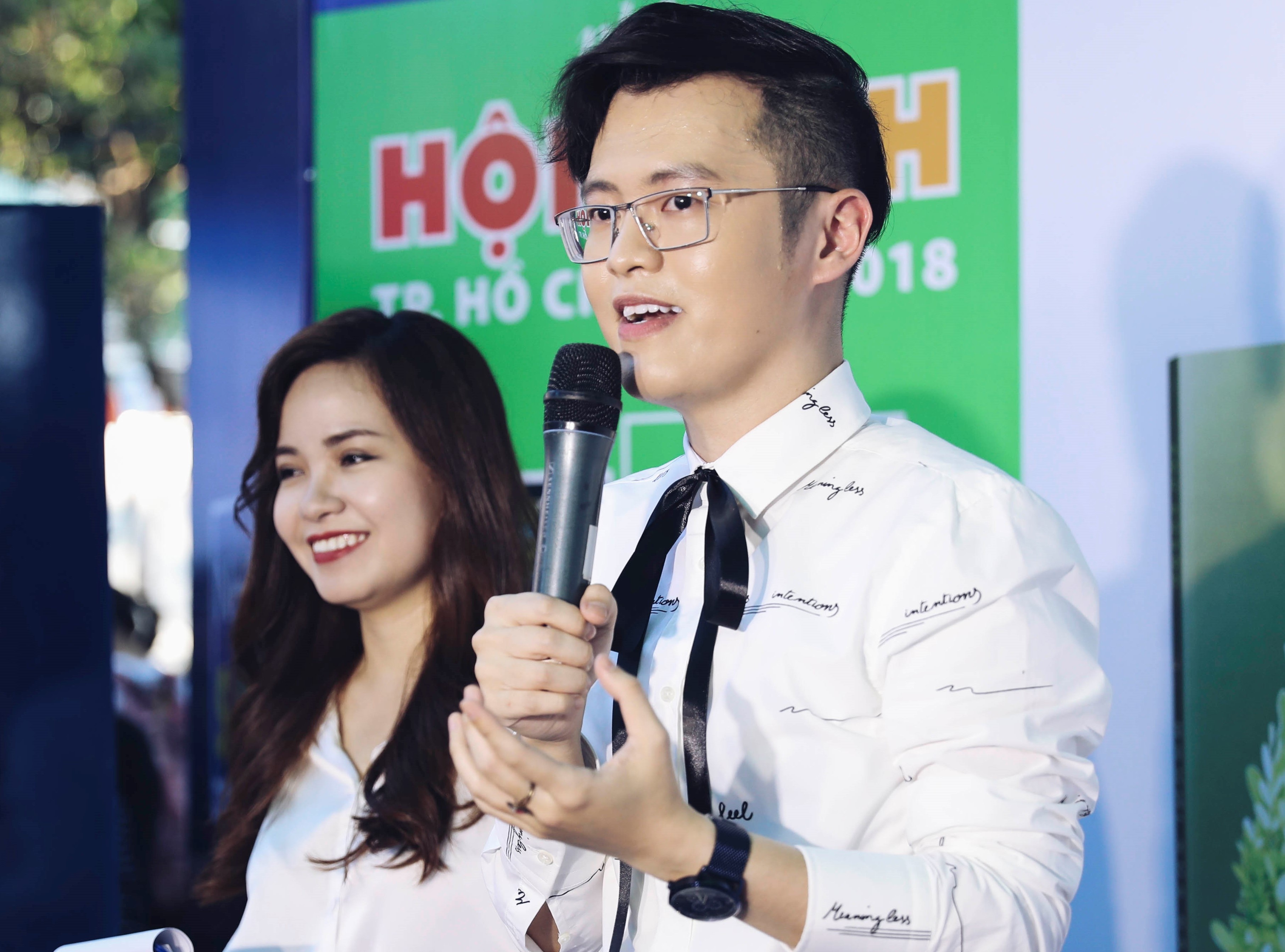 Jun Pham, S.T (365) mung tac gia ban chay Anh Khang ra sach moi hinh anh