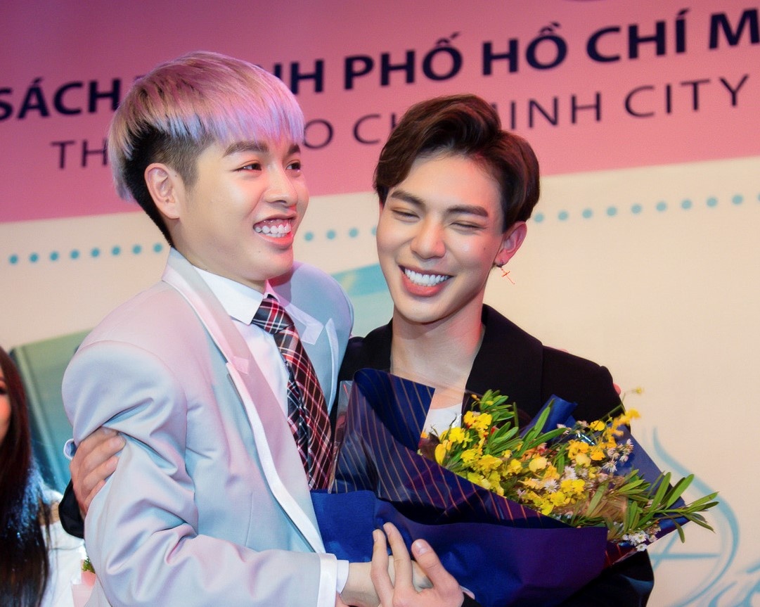 Erik, Hoa Minzy co vu Duc Phuc ra mat tu truyen hinh anh