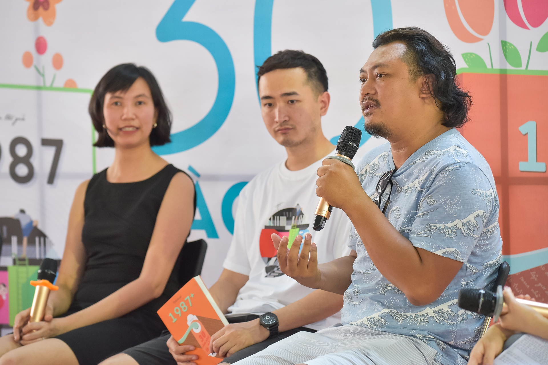 elly tran ke lai qua khu trong sach 1987 anh 12