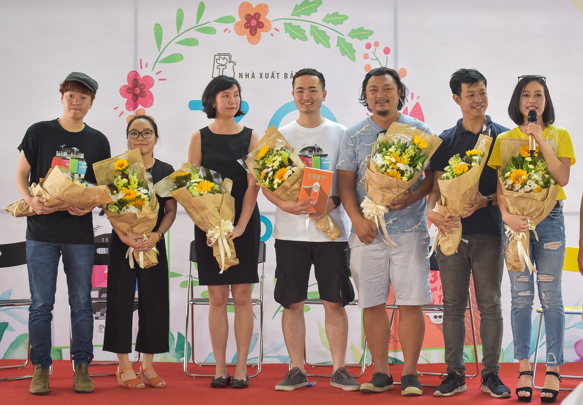 elly tran ke lai qua khu trong sach 1987 anh 13