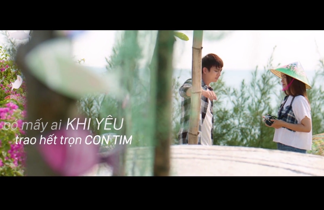 Yeu thuong ngay do - Soobin Hoang Son hat nhac phim Yeu em bat chap hinh anh