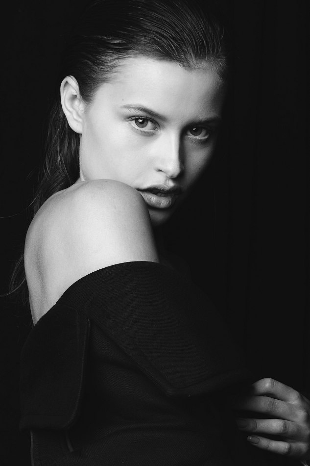 brooklyn beckham hôn người mẫu playboy ảnh 6 brooklyn beckham hon nguoi mau playboy anh 6