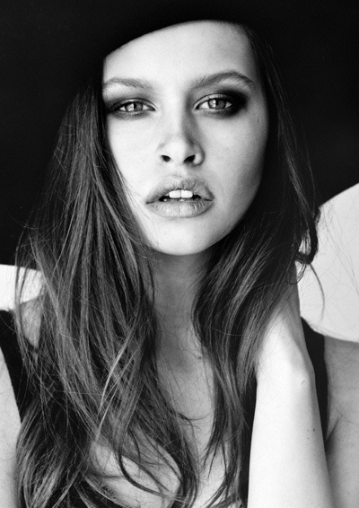 brooklyn beckham hôn người mẫu playboy ảnh 10 brooklyn beckham hon nguoi mau playboy anh 10