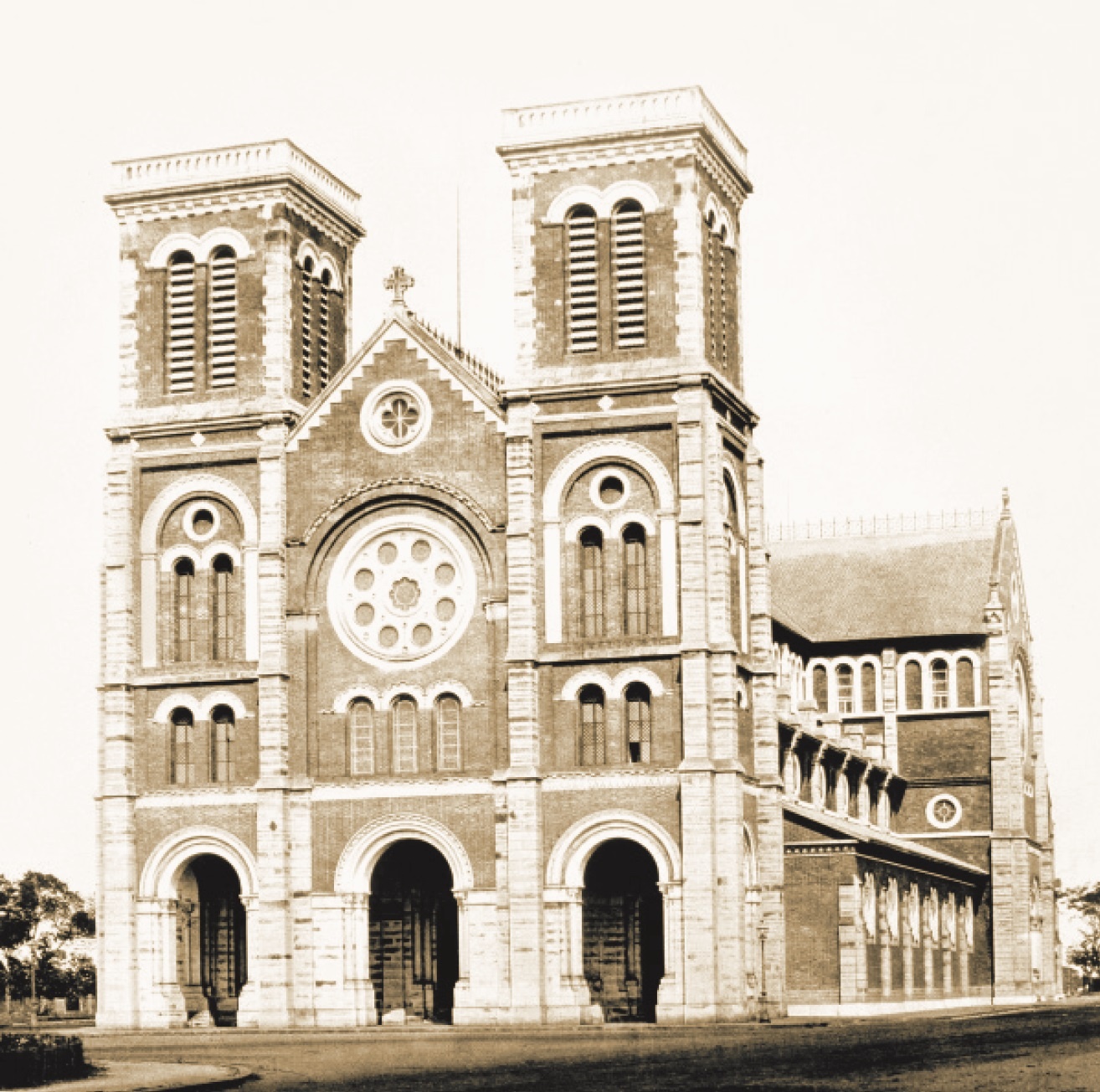 sach di san sai gon tphcm anh 13