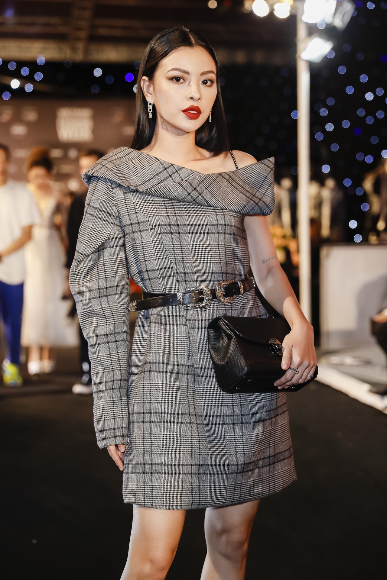 tieu chau nhu quynh mac tham hoa o tuan le thoi trang anh 10