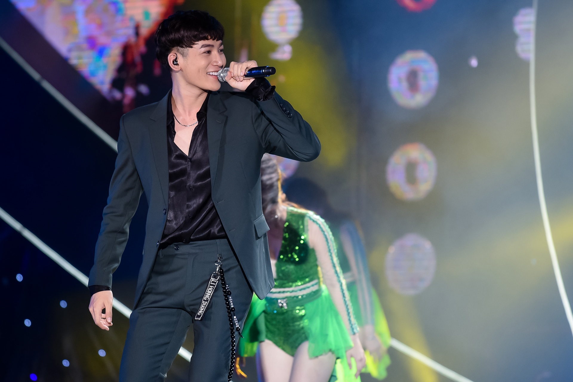 Ho ngoc ha hat chung ket hoa hau bien anh 8