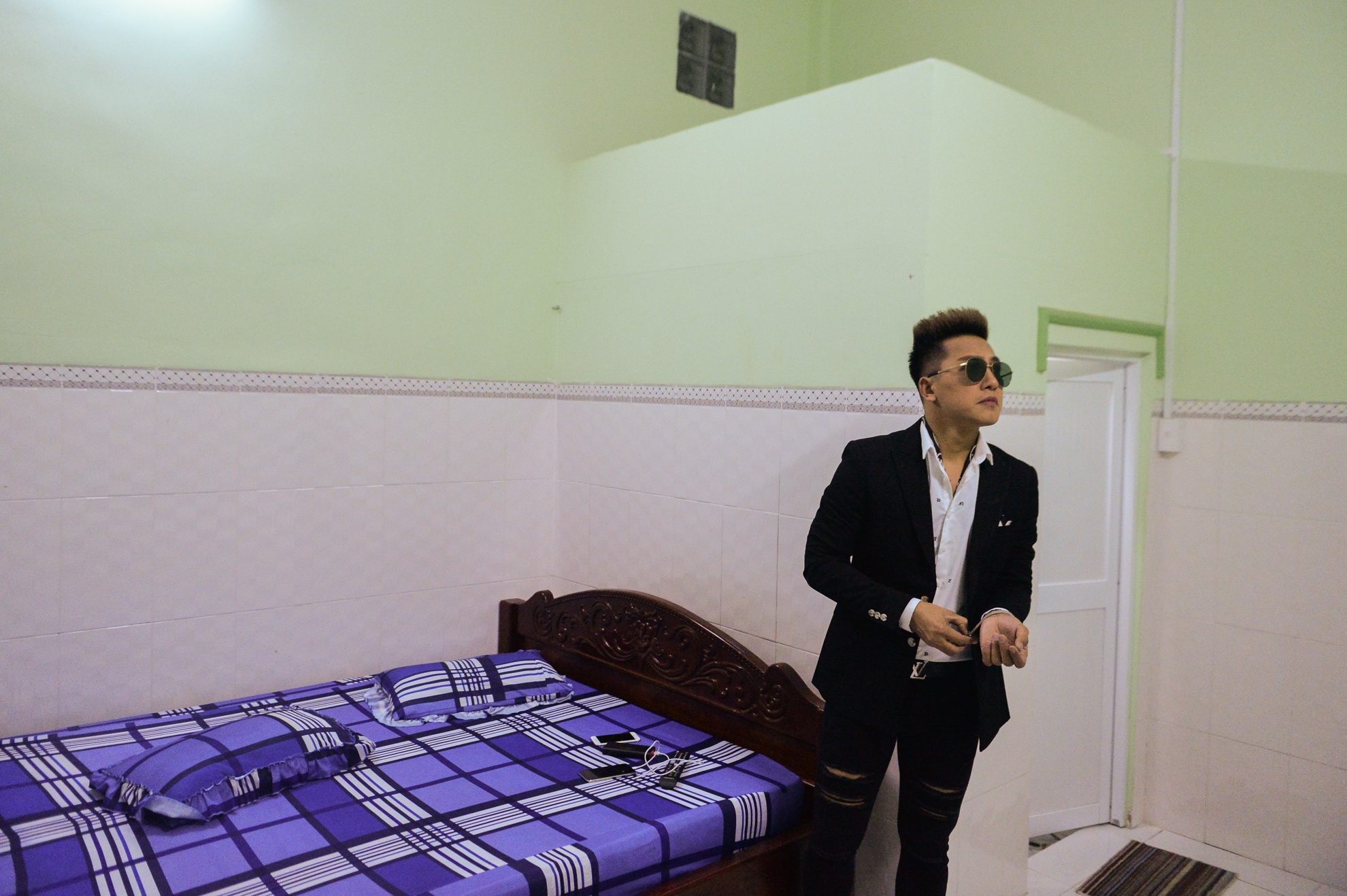 chau khai phong di hat hoi cho mien tay anh 14