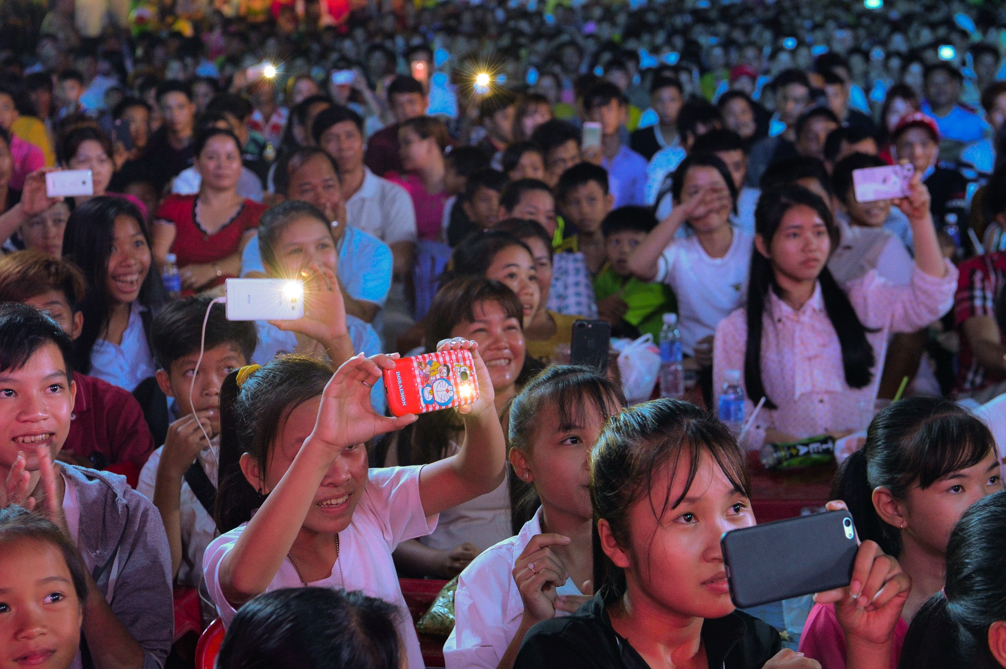 chau khai phong di hat hoi cho mien tay anh 25