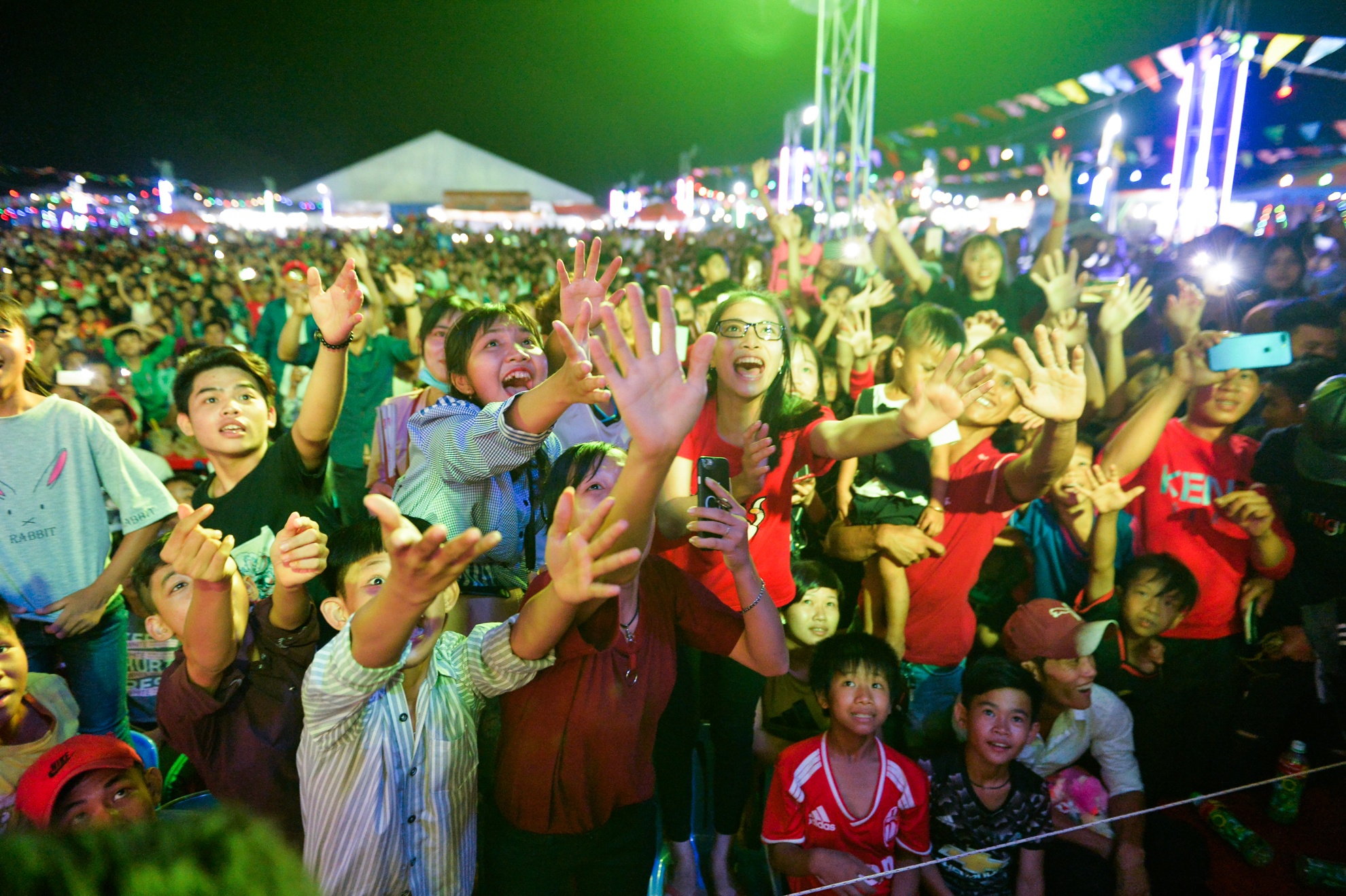 chau khai phong di hat hoi cho mien tay anh 23