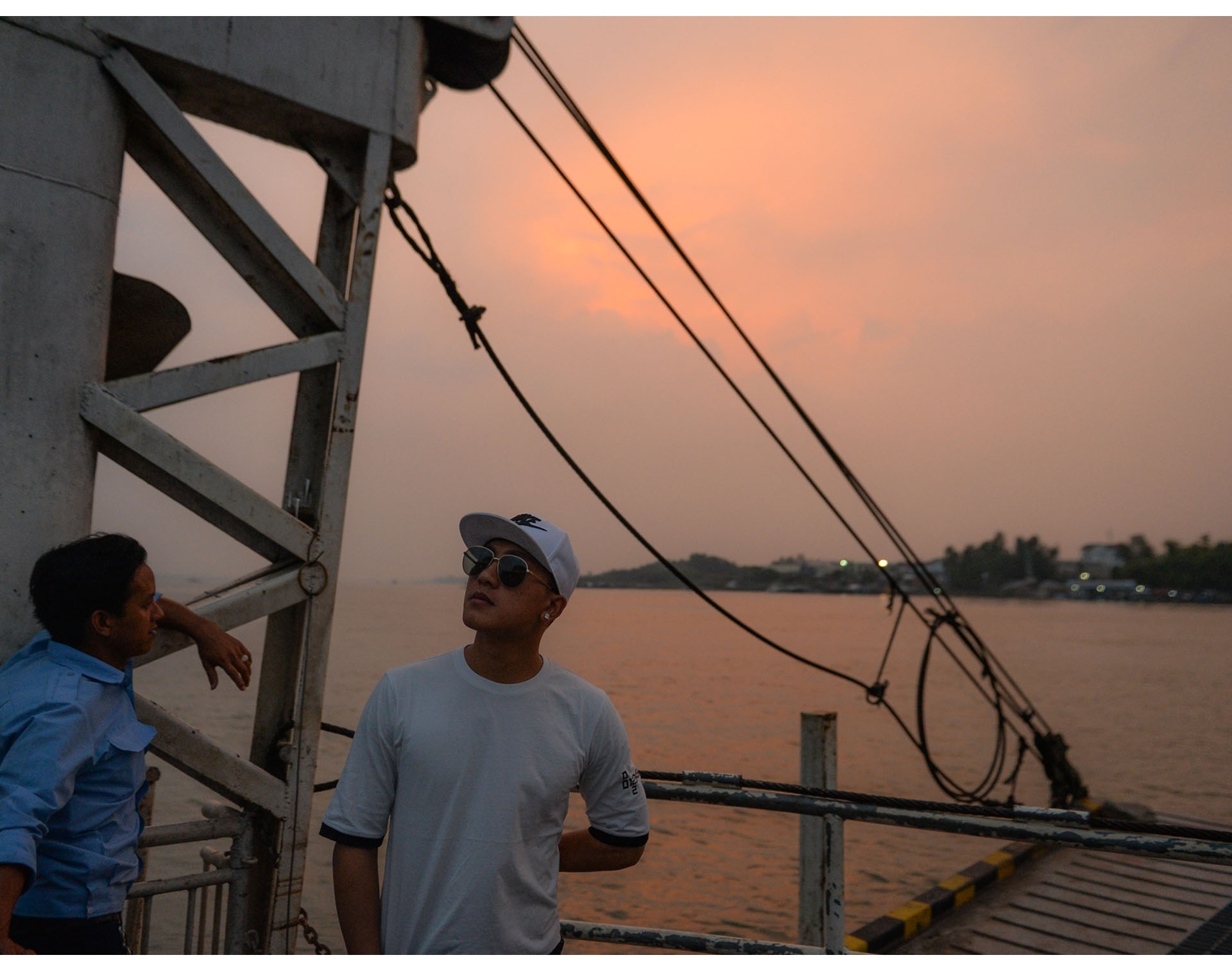 châu khải phong đi hát hội chợ miền tây ảnh 8 chau khai phong di hat hoi cho mien tay anh 8