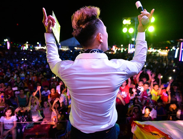 châu khải phong đi hát hội chợ miền tây ảnh 27 chau khai phong di hat hoi cho mien tay anh 27