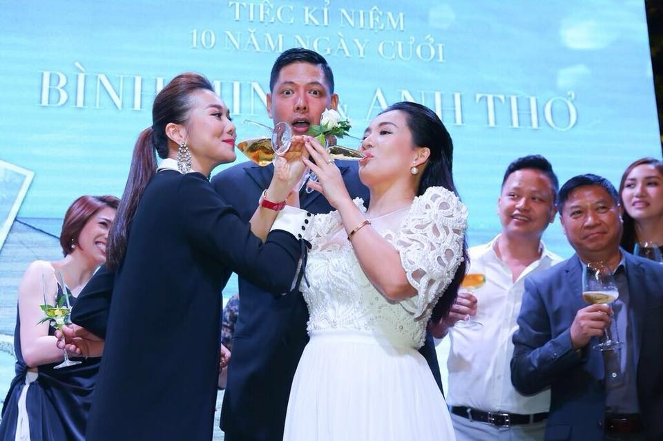 vo chong binh minh ky niem 10 nam ngay cuoi anh 10