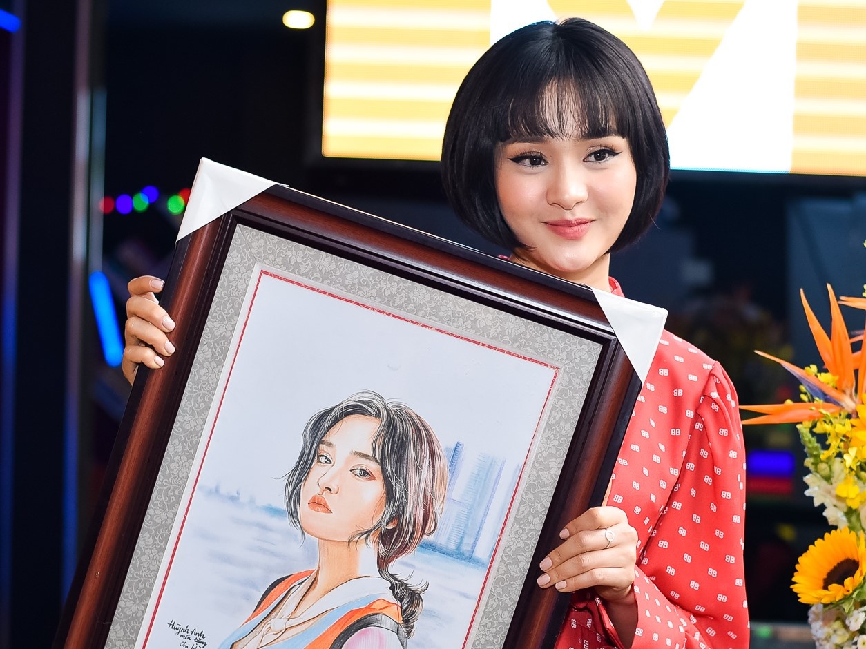 'Hot girl The Voice' Hien Ho ra MV ve noi dau chia tay ban trai hinh anh