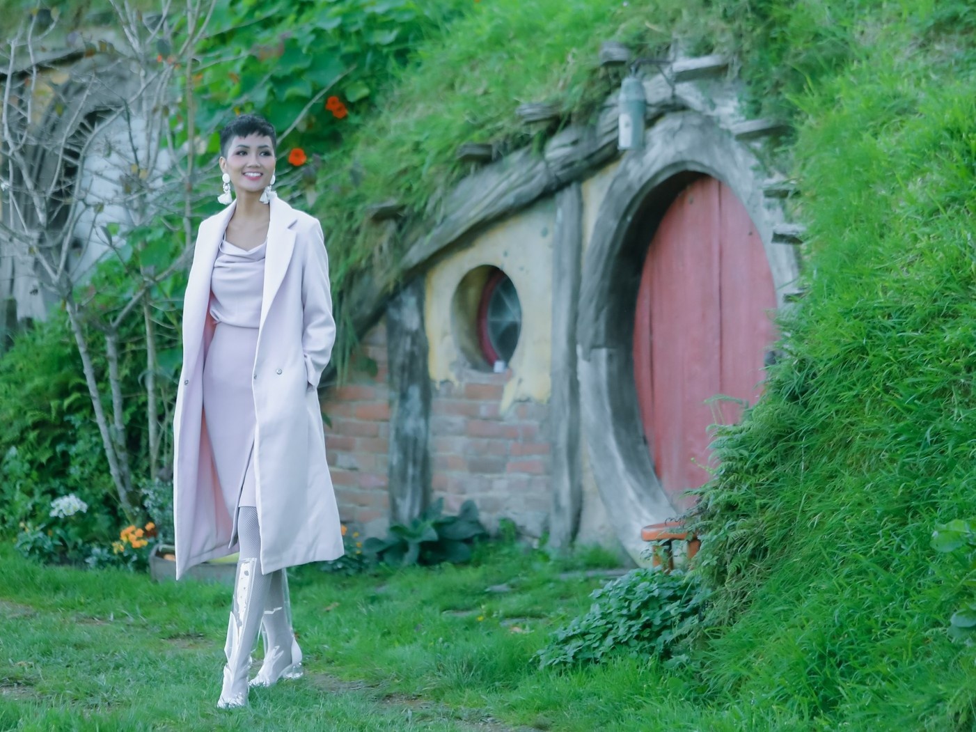 H'Hen Nie den tham ngoi lang Hobbit tho mong o New Zealand hinh anh