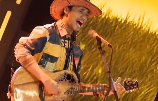 Pham Anh Khoa hat trong chuong trinh 'Troi sinh mot cap' toi 12/5 hinh anh