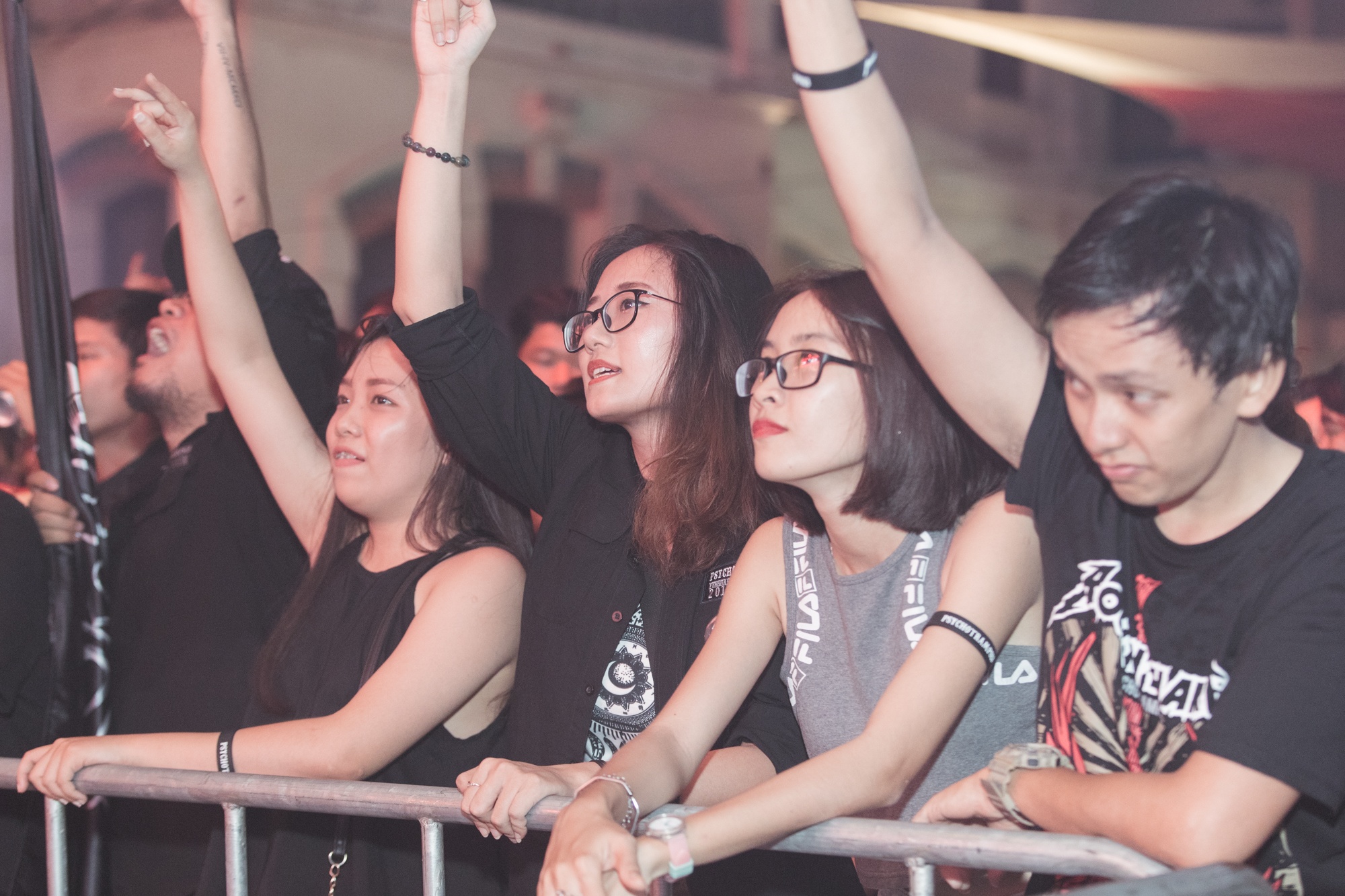 Rockshow lon nhat 2018 chay het minh du vang Pham Anh Khoa hinh anh