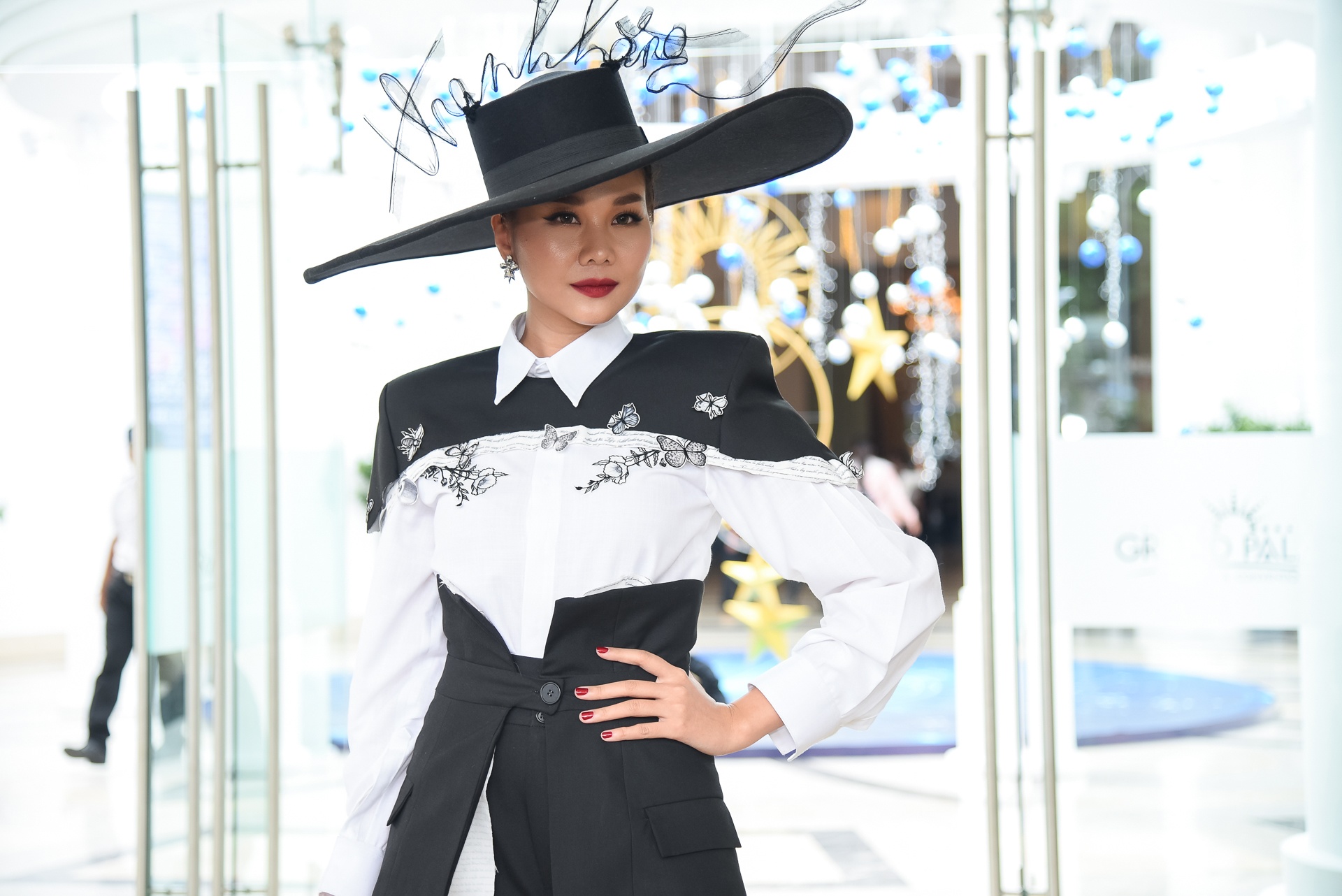 hình ảnh huấn luyện viên the face vietnam 2018 ảnh 7 hinh anh huan luyen vien the face vietnam 2018 anh 7