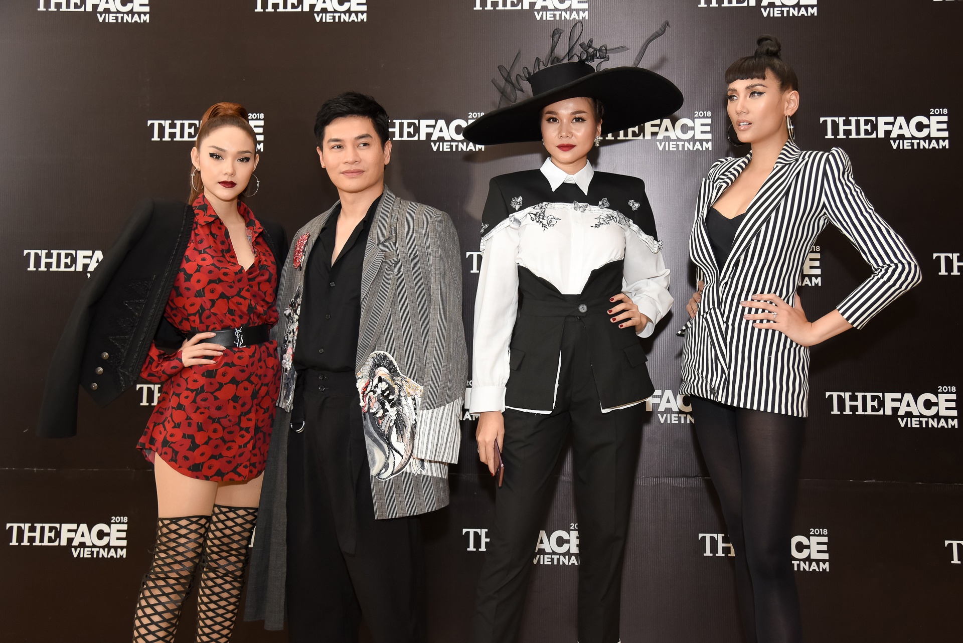 hình ảnh huấn luyện viên the face vietnam 2018 ảnh 11 hinh anh huan luyen vien the face vietnam 2018 anh 11