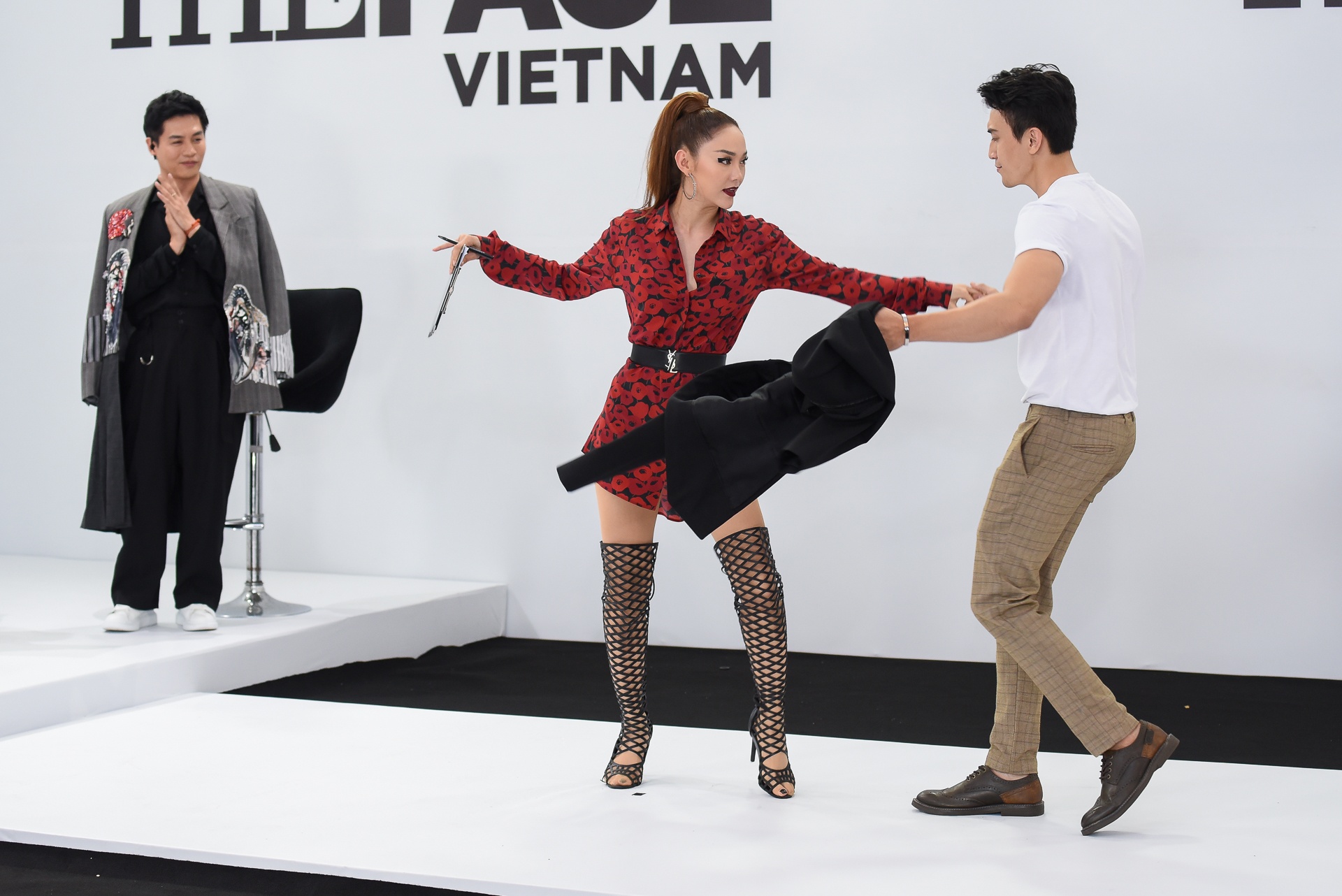 Man nhay cua Minh Hang va thi sinh nam tai The Face hinh anh