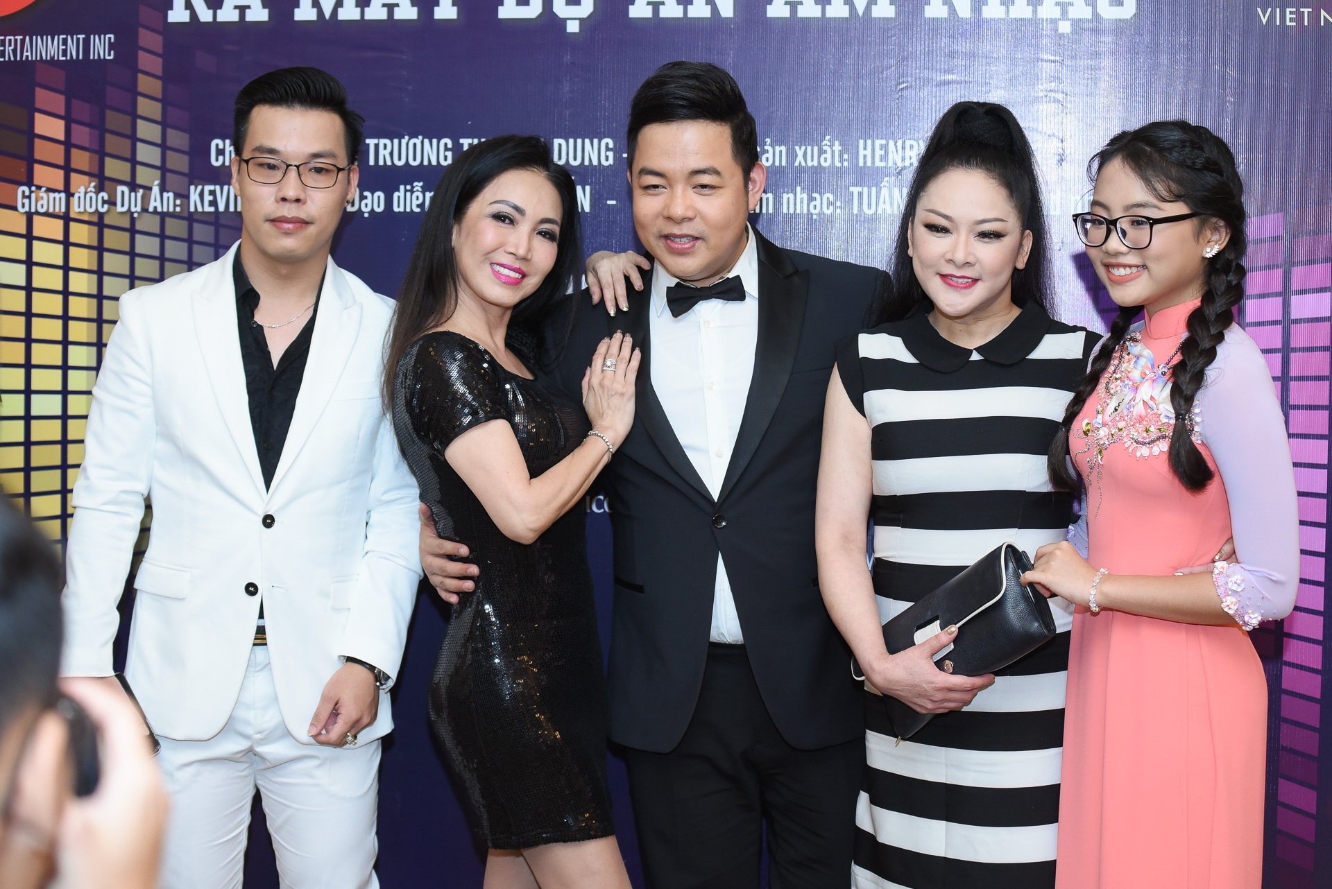 nhu quynh quang le phuong my chi anh 9