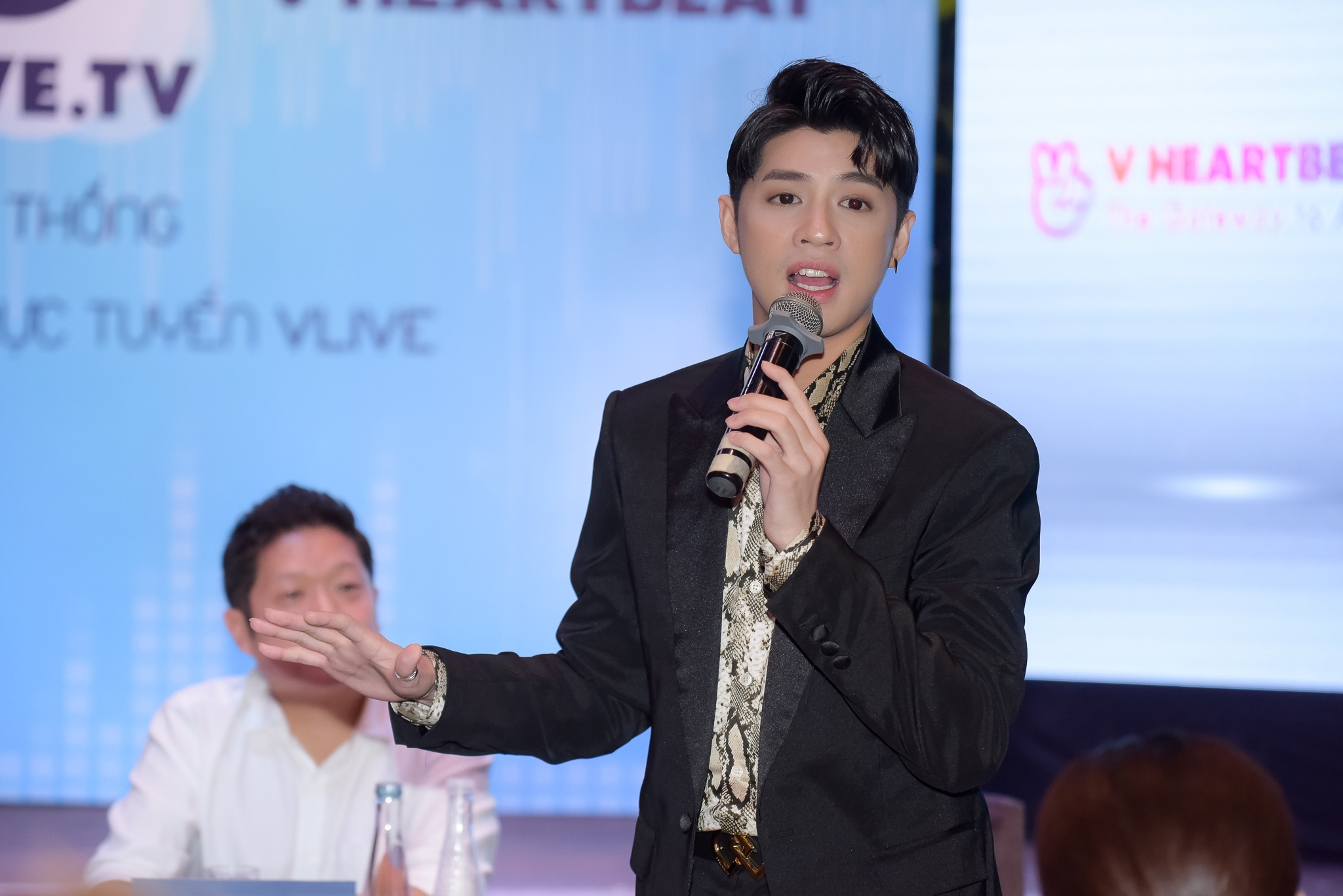 winner den viet nam ra mat v heartbeat anh 3