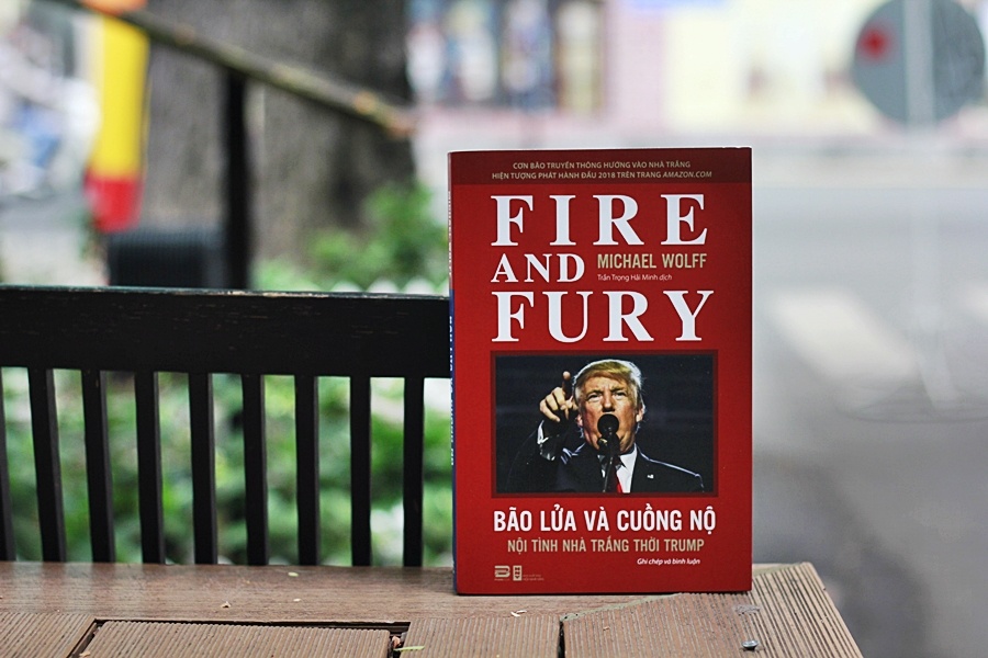 bao lua va cuong no,  donald trump,  fire and fury anh 1
