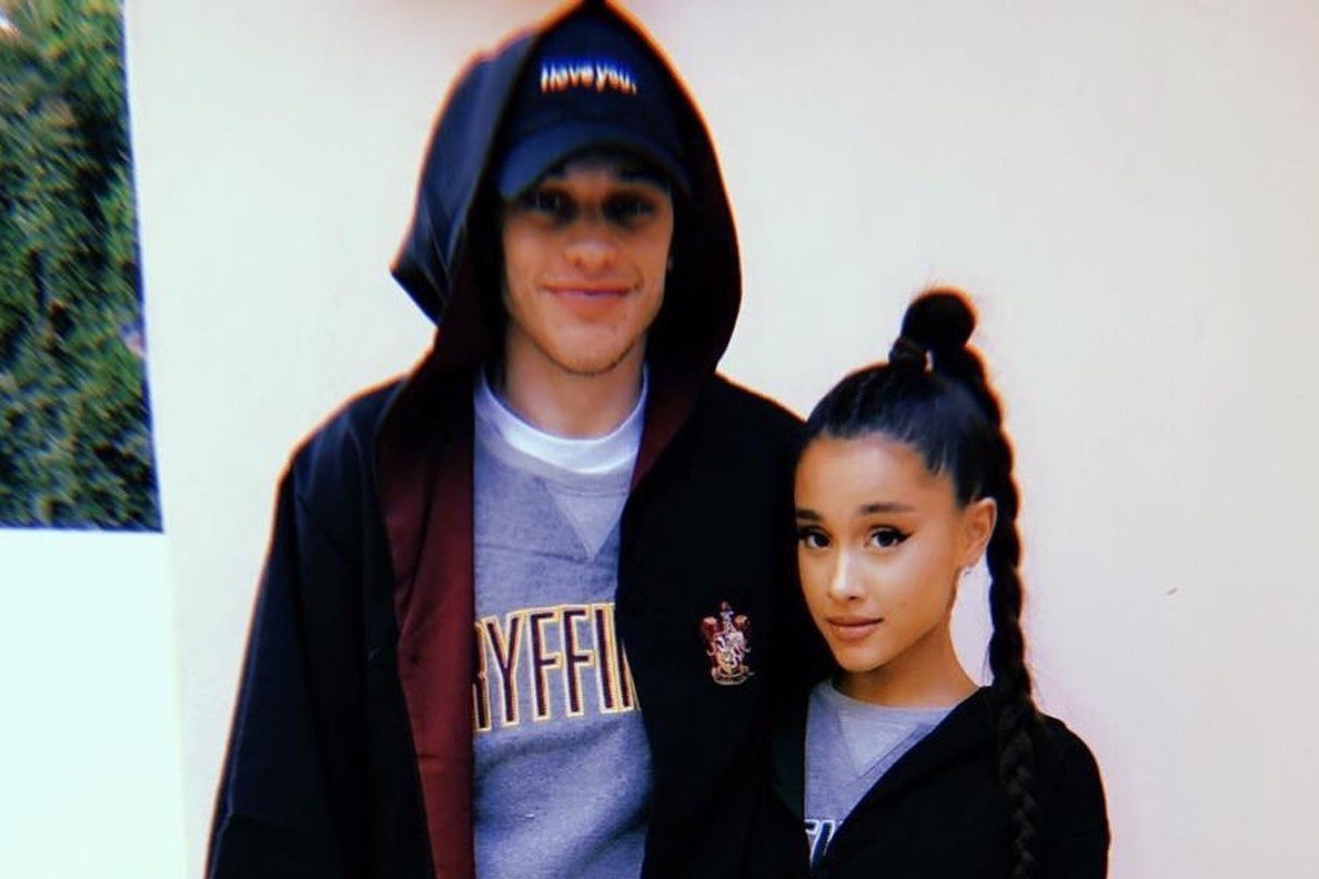 Ariana Grande dinh hon chop nhoang sau 10 ngay cong khai hen ho hinh anh