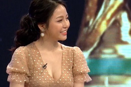 Hot girl binh luan World Cup: Ton vinh hay coi thuong phu nu? hinh anh