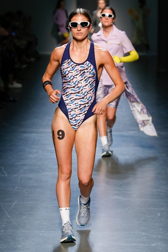 catwalk toc do cao hai huoc anh 4