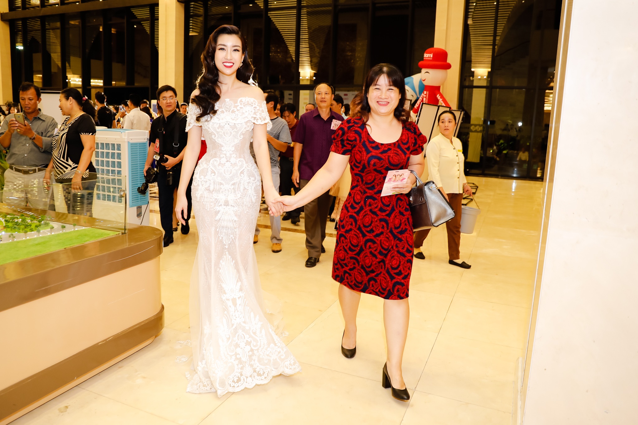 Truc tiep chung khao Hoa hau Viet Nam 2018 anh 7