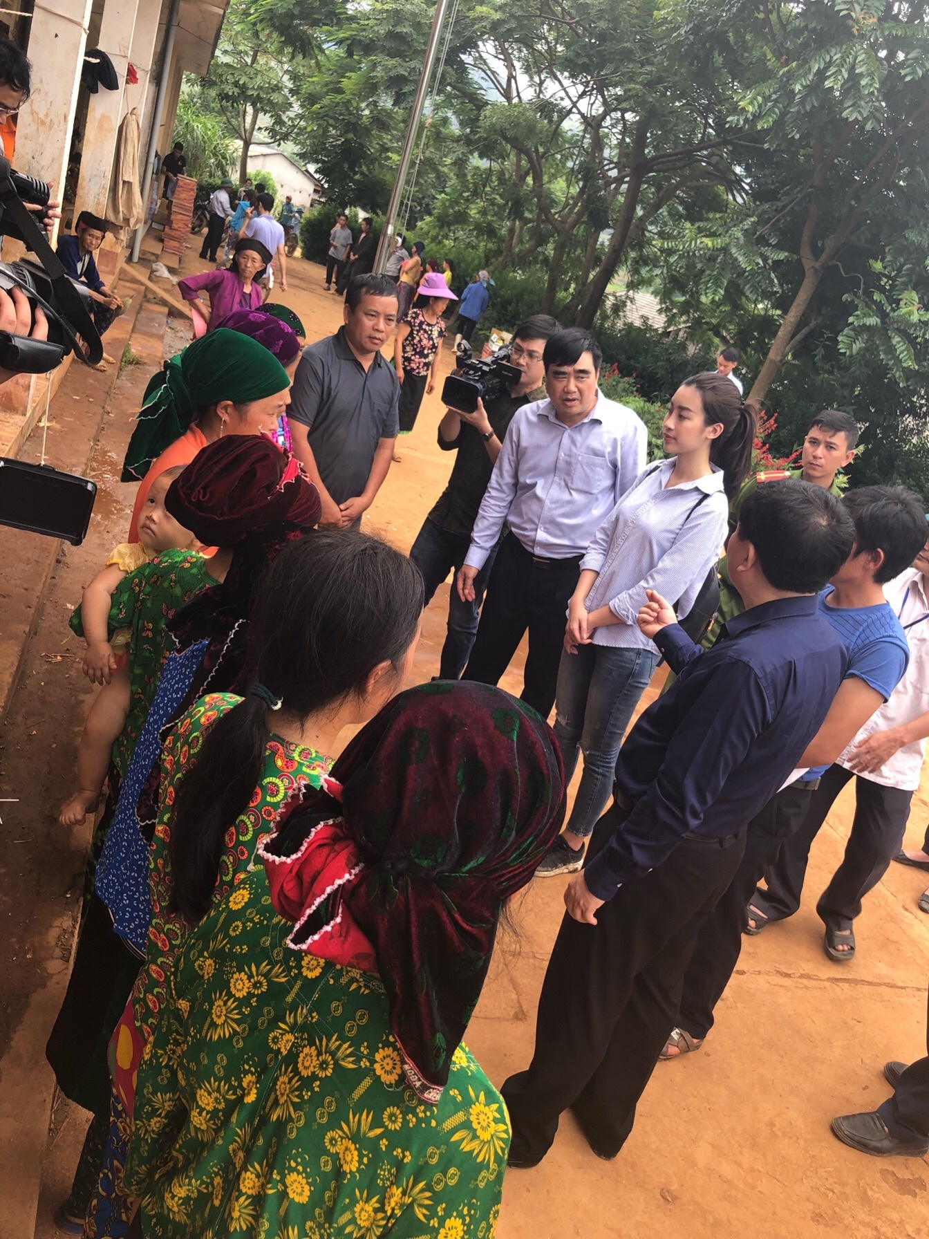 do my linh cuu tro lu quet ha giang anh 3