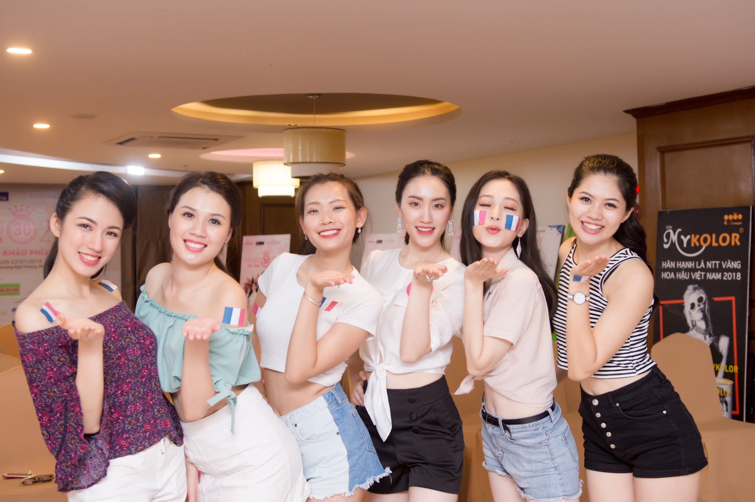 hoa hau viet nam xem world cup anh 8